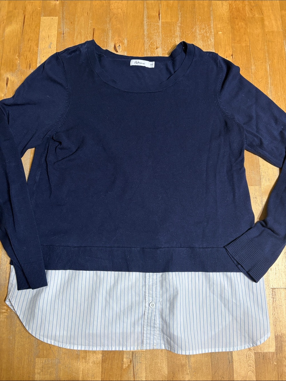 Reitmans long sleeve crewneck sweater